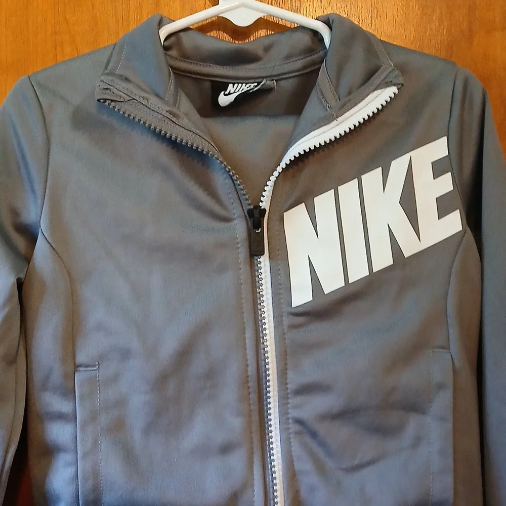 Nike set boys 2t gunsmoke Grey jacket, pants - Picture 1 of 4